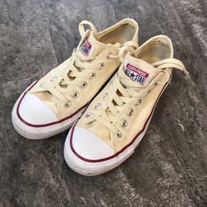 Cream converse